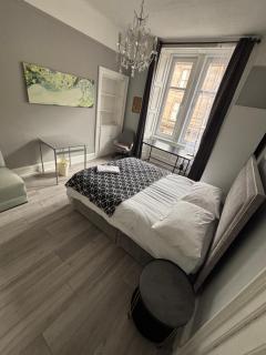 Grange Lone entire apartment with two double beds - 6