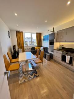 Modern 2 Bedrooms apartment in Central Milton Keynes Free Parking - 8