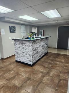 Airport Inn - Flint - 1