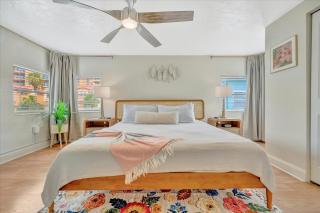 Watch the dolphins Waterview 2-bed Heated pool - 0