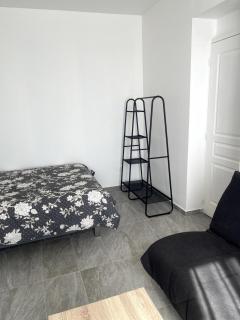 Chez soi, ailleurs - 3