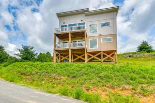 Mtn Views and Stunning Fall Hikes Maggie Valley Apt - 8