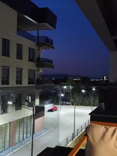 Sky View N&N Near Airport, Highway & Free Parking - 8