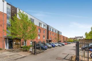 Double Room with Private Bathroom - Royal Tunbridge Wells - 9