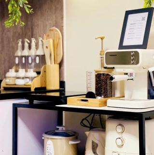 Modern Stay at Avida Towers - Free Drinks Included - 3