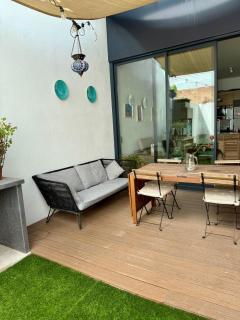 Casa unifamiliar con piscina privada, a tan solo 5 min de la playa y solo 10min de Barcelona - 8