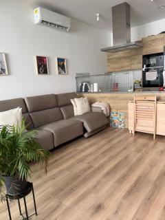 Casa unifamiliar con piscina privada, a tan solo 5 min de la playa y solo 10min de Barcelona - 7
