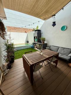 Casa unifamiliar con piscina privada, a tan solo 5 min de la playa y solo 10min de Barcelona - 2