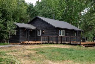 Black Bear Bungalow w/Hot Tub! - 3