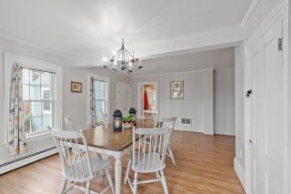 Charming Kennebunk Cape - Walk to Dock Square! - Kennebunkport - 2