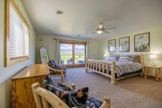 Mountain View Home w/Hot Tub - Close to Downtown! - 4