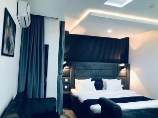 Zustel Hotel and Suites - 3