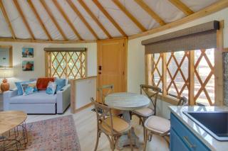 Unplugged Retreat! Unique Yurt with Deck in Smokies - Smithville - 8