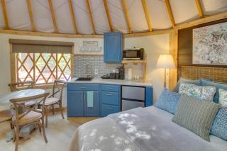 Unplugged Retreat! Unique Yurt with Deck in Smokies - Smithville - 3