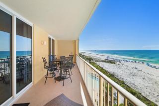 Azure 516 - Beachfront Luxury & Free Beach Service Included! - 4