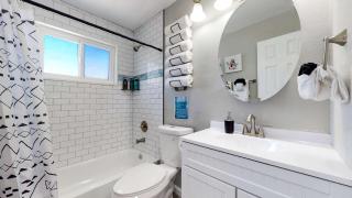 Large family home near Hidden Lake - 6