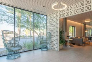 Chic 1BD - Pool, Gym, Parking, W-D - Sleeps 4 - 7