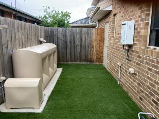 Light and Bright 2-bedroom Townhouse with Patio - 9