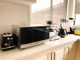 Light and Bright 2-bedroom Townhouse with Patio - Melbourne - 1