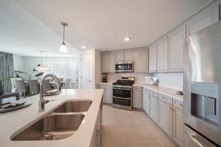 Blu 107 - Oceanfront & Ground Floor End Unit! - 1