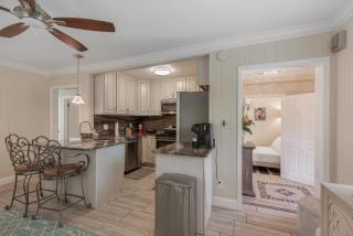 Private Villa With Courtyard - Clearwater - 3
