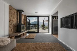The Alpine House Pool Sauna and Basketball Court - Mount Beauty - 2