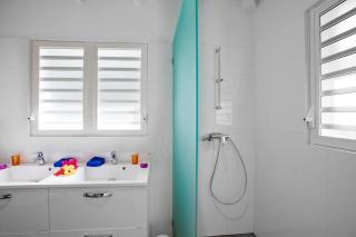 4bd Villa with Panoramic Sea View and Infinity Pool - 1