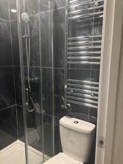 Double Room Ensuite in Croydon Family Home - Addington - 4