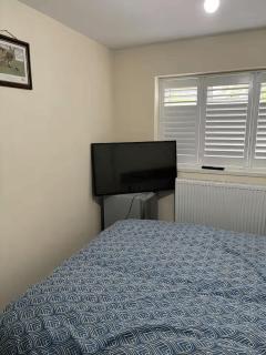 Double Room Ensuite in Croydon Family Home - Addington - 3