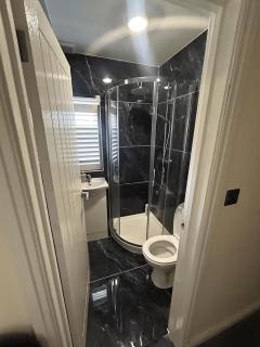 Double Room Ensuite in Croydon Family Home - 3