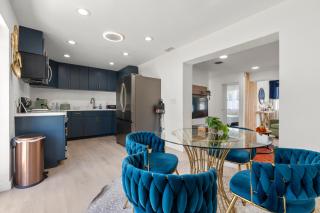 Modern Tropical Getaway - 3 bedroom house Near to Las Olas - 2