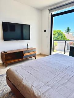 Bright Ocean View Studio with Rooftop Pool Access - 6