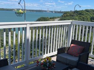 Entire Cozy Apartment with Share Jacuzzi to Enjoy Amazing Views - Halifax - 5