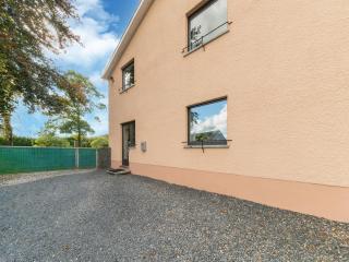 Holiday home in Montleban with garden - 3
