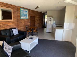 Northpoint Holiday Apartments - 6