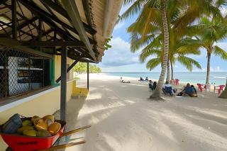 Beachside Heaven Sea View 1bdrm Apartment - 1