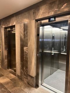 Exclusivo de lujo 2 dormitorios con terraza directo a la alberca y otra alberca superior WIFI , GYM , SAUNA, ELEVADOR Y MAS!!! - 2