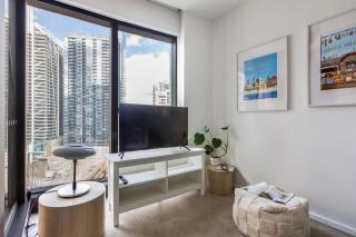 Urban Cocoon - Cosy Riverside Pad with Pool and Sauna - 4