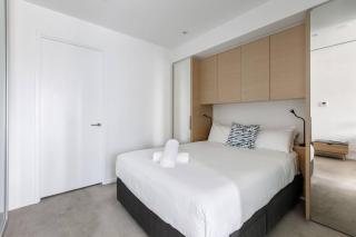 Urban Cocoon - Cosy Riverside Pad with Pool and Sauna - 1