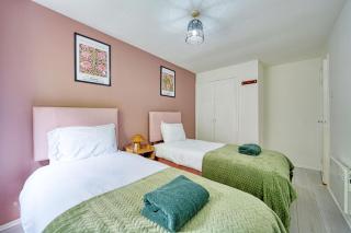2BR City Flat Steps to Uni and Sauchiehall with Parking - Glasgow - 4