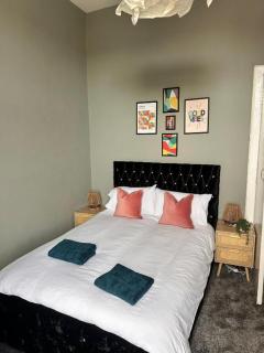 Family and Group Stay 2BR by Park Sleeps 7 - Glasgow - 3