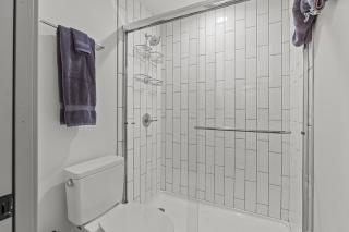 Express Yourself! Stay in This Stylish Guest Fave! - Saint Louis - 4