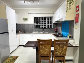 2 Bedroom Unit Near City Center - 7