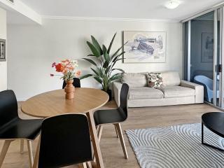High-Rise 2-Bed Apartment with Gym BBQ & Pool - 1