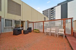 Central ACT Studio with Indoor Pool and Gym - Canberra - 1