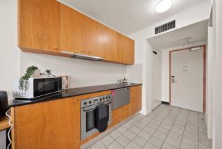Central ACT Studio with Indoor Pool and Gym - Canberra - 2