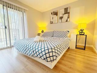 Near Strip Airport Chinatown Cozy Condo 20 - 0