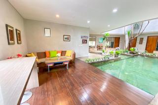 Urbanview Hotel The Lodge Karawaci - 8