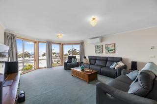 Rhyll Beach Retreat - 5