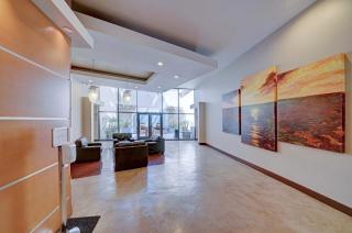 Amazing Condo Heart of San Diego - 4